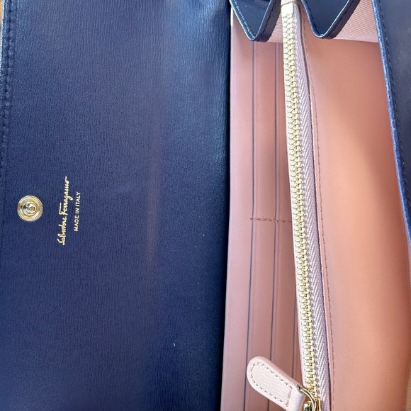 Salvatore Ferragamo Long Gancini Wallet Navy/Pink NEW IN BOX - Picture 7 of 11